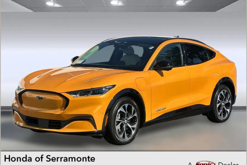 2022 Ford Mustang Mach-E Premium photo 1