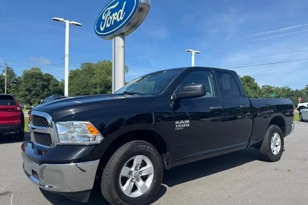 2024 Ram 1500 Classic SLT photo 1