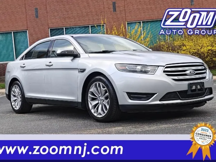 2014 Ford Taurus Limited photo 1
