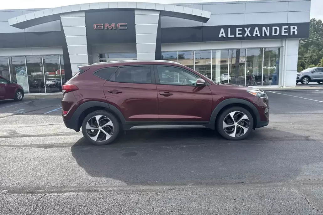 2016 Hyundai Tucson Sport photo 1