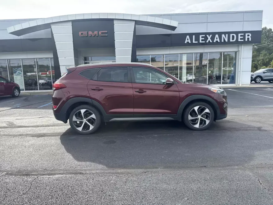2016 Hyundai Tucson Sport photo 1