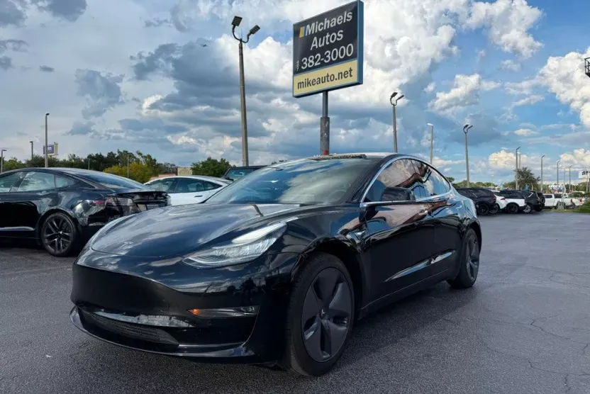 2018 Tesla Model 3 Long Range photo 1