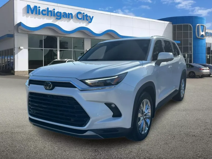 2024 Toyota Grand Highlander Platinum photo 1