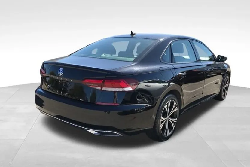 2022 Volkswagen Passat 2.0T Limited photo 1