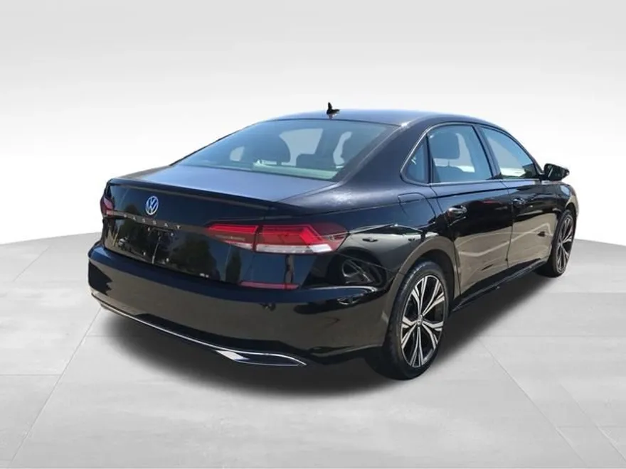 2022 Volkswagen Passat 2.0T Limited photo 1