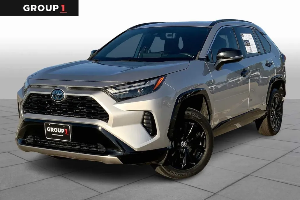 2022 Toyota RAV4 Hybrid SE photo 1