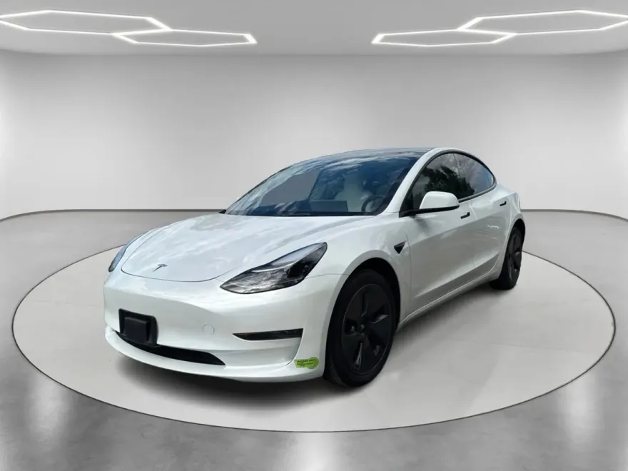 2023 Tesla Model 3 photo 1