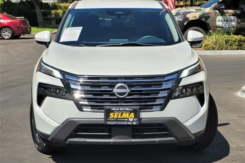 2024 Nissan Rogue SV photo 1