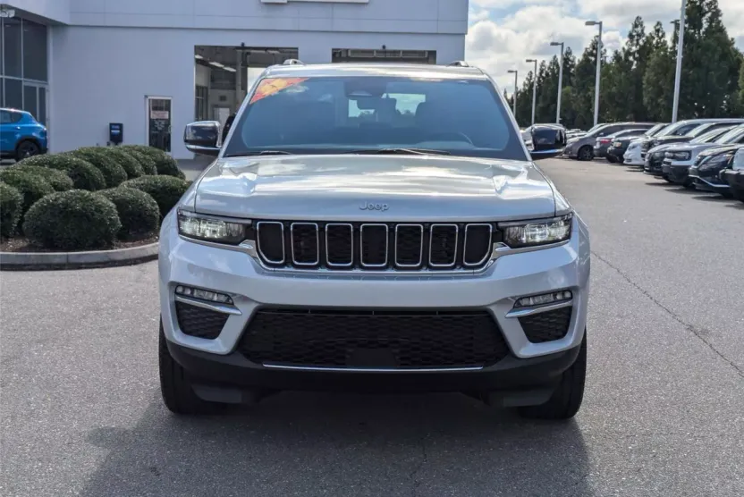 2025 Jeep Grand Cherokee Limited photo 1