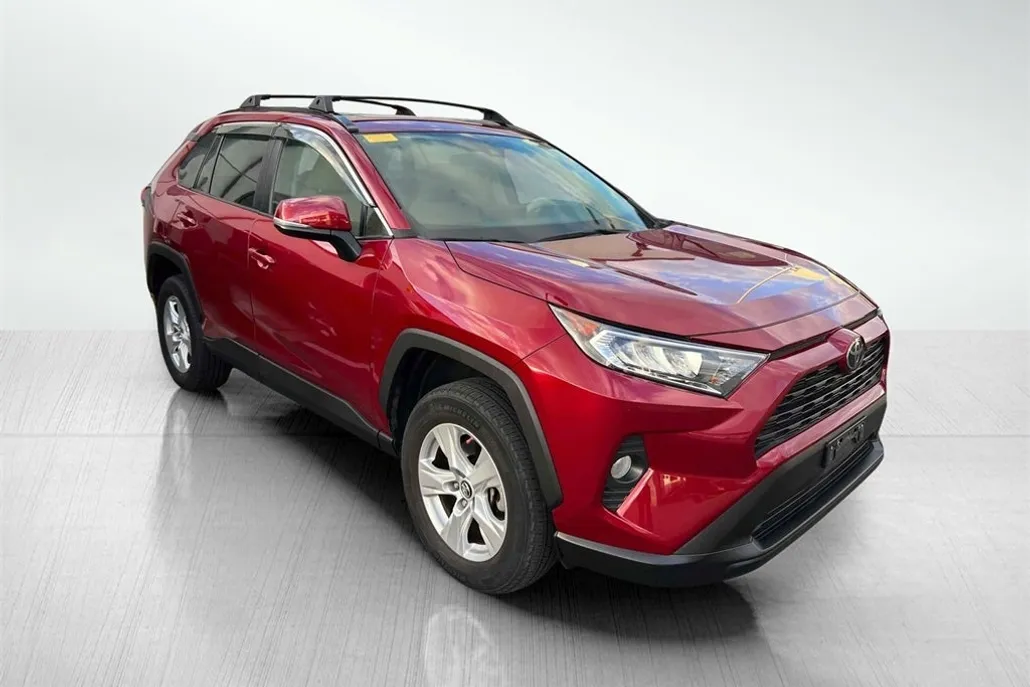 2019 Toyota RAV4 XLE photo 1