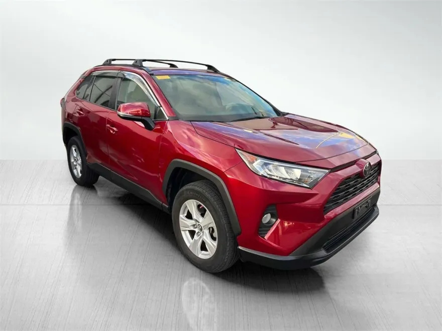 2019 Toyota RAV4 XLE photo 1