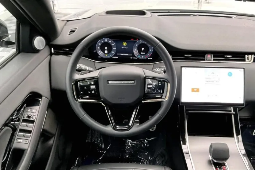 2025 Land Rover Range Rover Evoque Dynamic SE photo 1