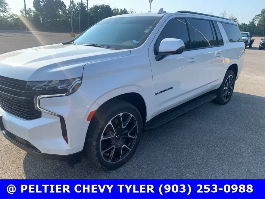 2024 Chevrolet Suburban RST photo 1
