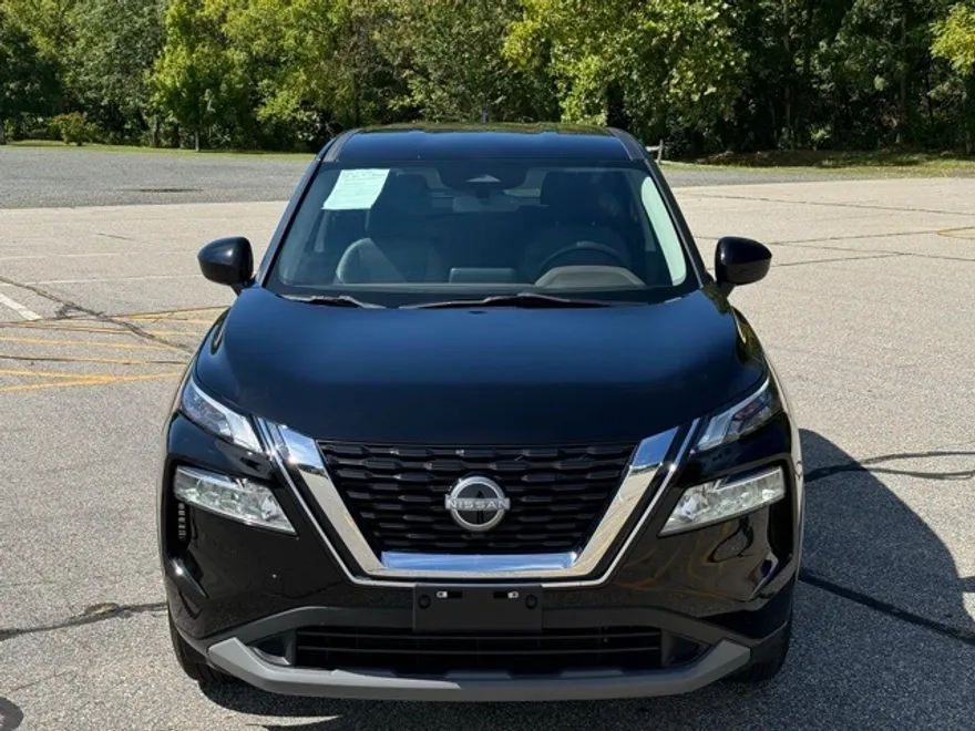 2023 Nissan Rogue SV photo 1