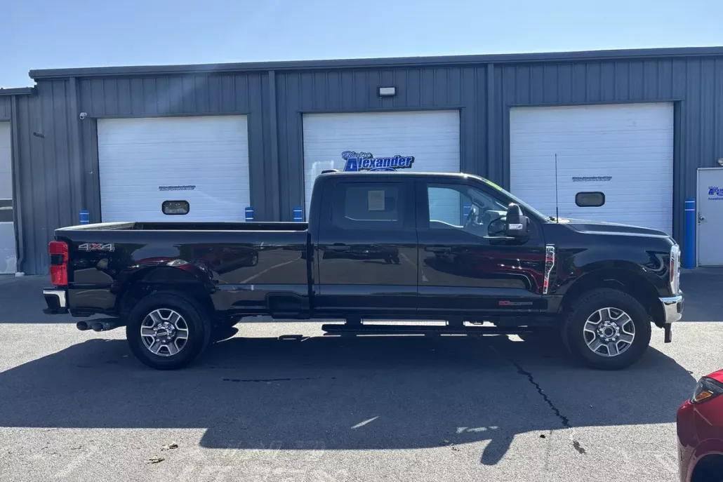 2024 Ford F-350 Lariat photo 1