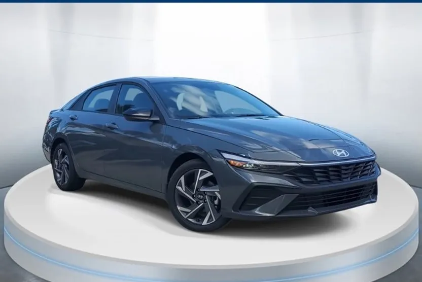 2025 Hyundai Elantra SEL Sport photo 1