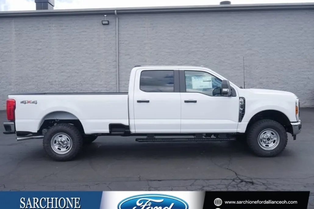 2025 Ford F-350 photo 1