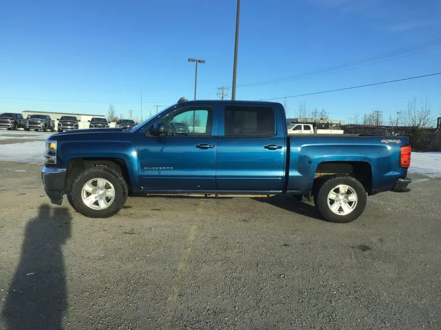 2017 Chevrolet Silverado 1500 LT photo 1