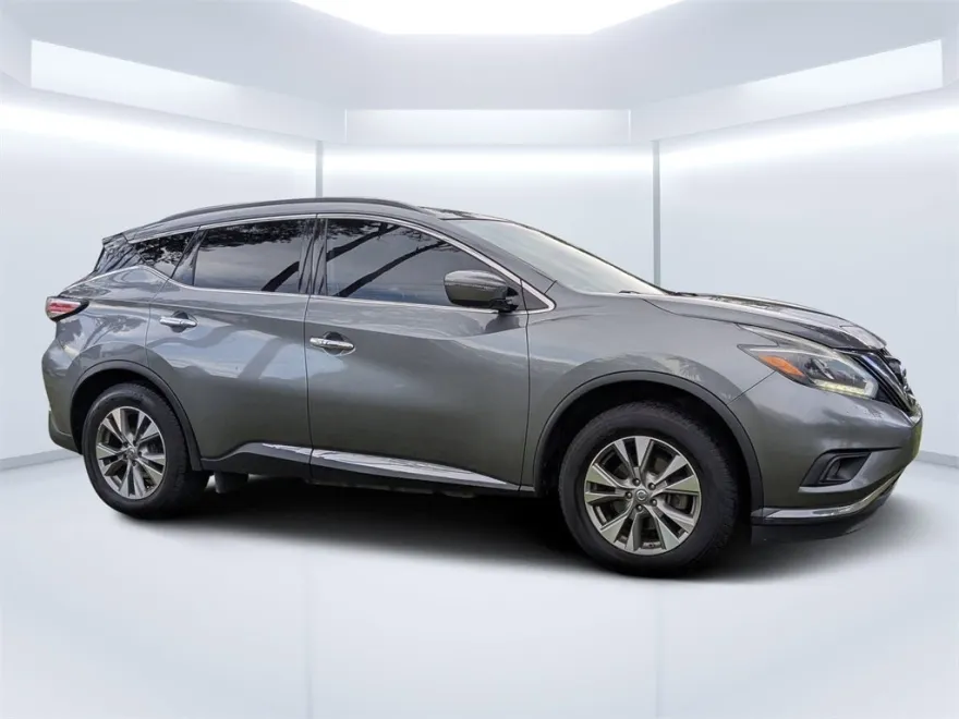2018 Nissan Murano SV photo 1