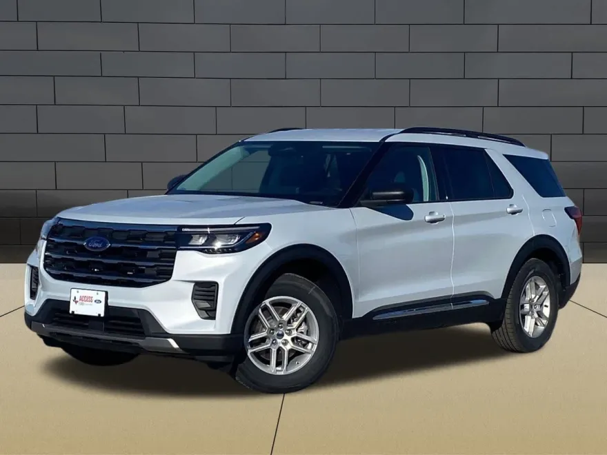 2025 Ford Explorer photo 1