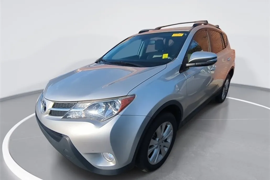 2015 Toyota RAV4 Limited photo 1