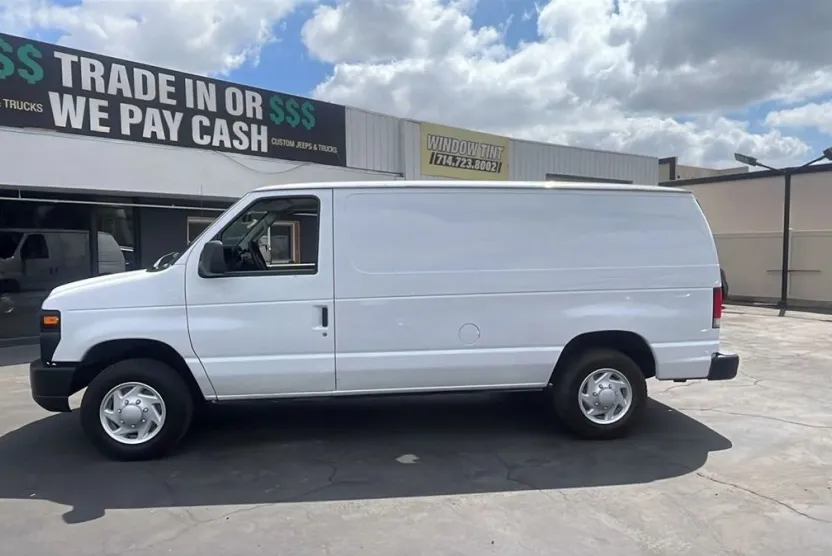 2013 Ford E-150 photo 1