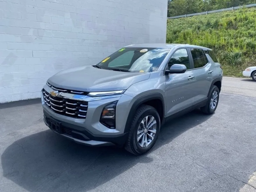 2026 Chevrolet Equinox LT photo 1
