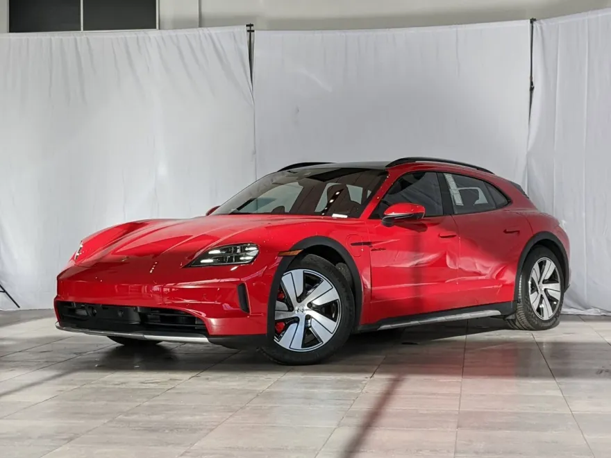 2025 Porsche Taycan Cross Turismo 4S photo 1