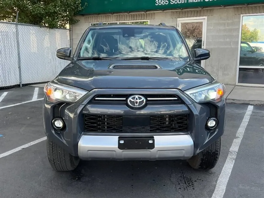 2024 Toyota 4Runner TRD Off-Road photo 1