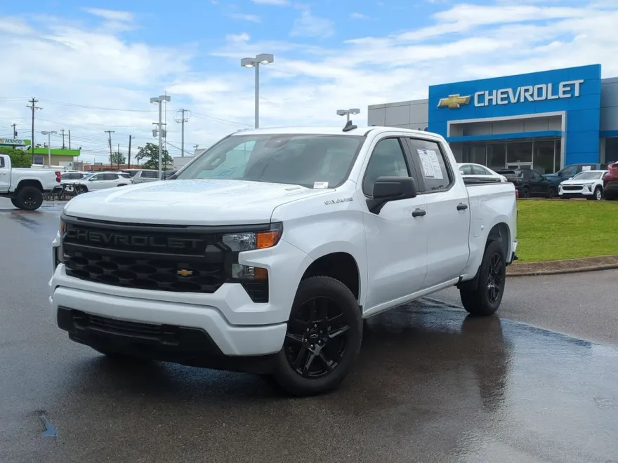 2025 Chevrolet Silverado 1500 Custom photo 1