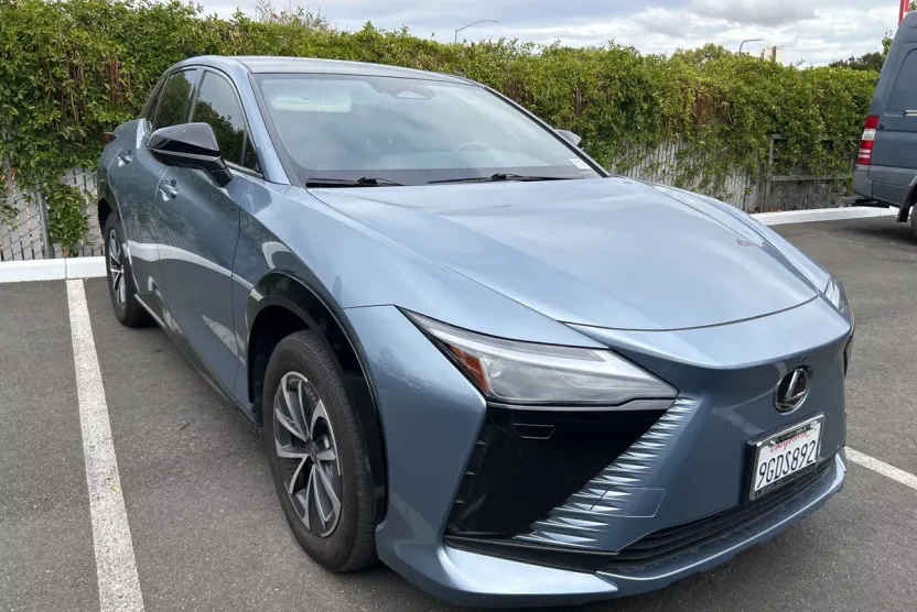 2023 Lexus RZ 450e Premium photo 1