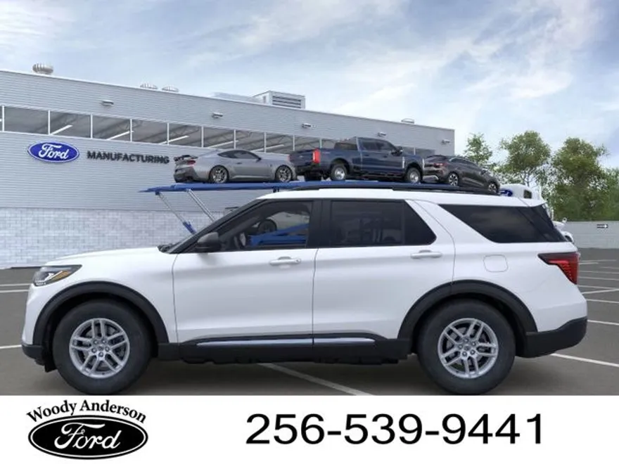 2025 Ford Explorer photo 1