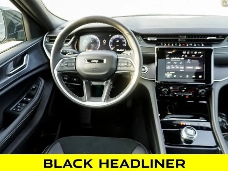 2025 Jeep Grand Cherokee Altitude photo 11