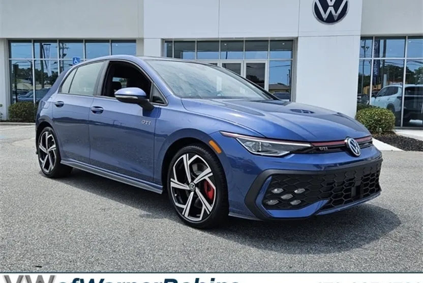 2025 Volkswagen Golf GTI SE photo 1