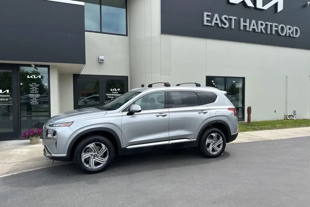 2022 Hyundai Santa Fe SEL photo 1