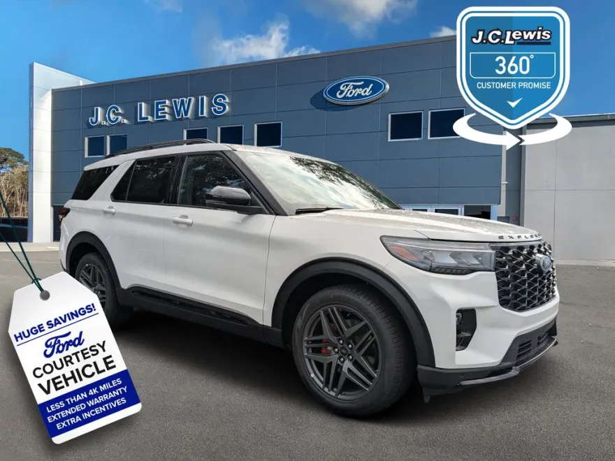 2025 Ford Explorer ST photo 1