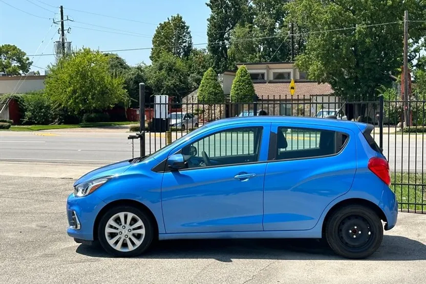 2016 Chevrolet Spark 1LT photo 1