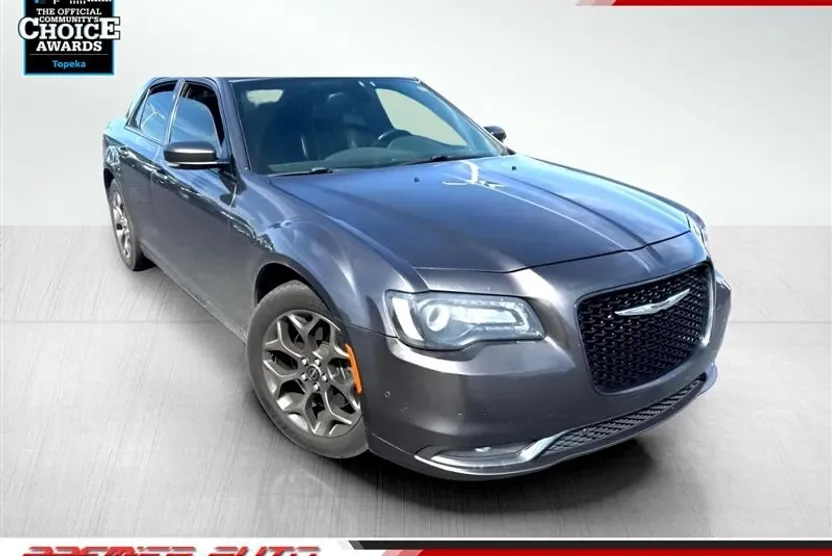2015 Chrysler 300 S photo 1