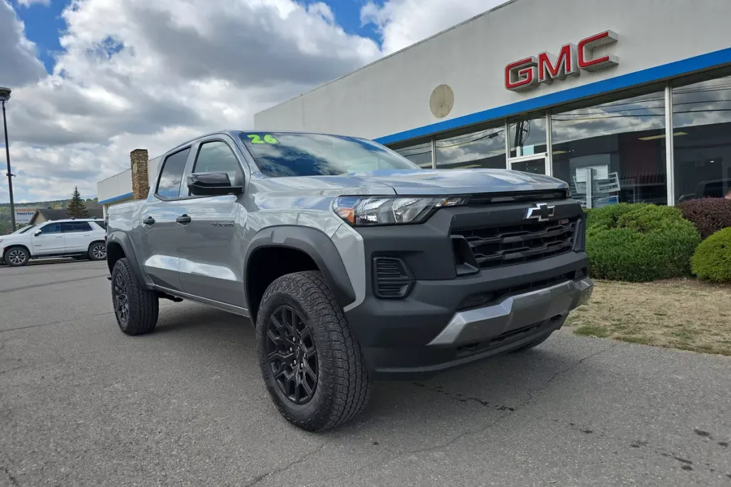 2026 Chevrolet Colorado Trail Boss photo 1