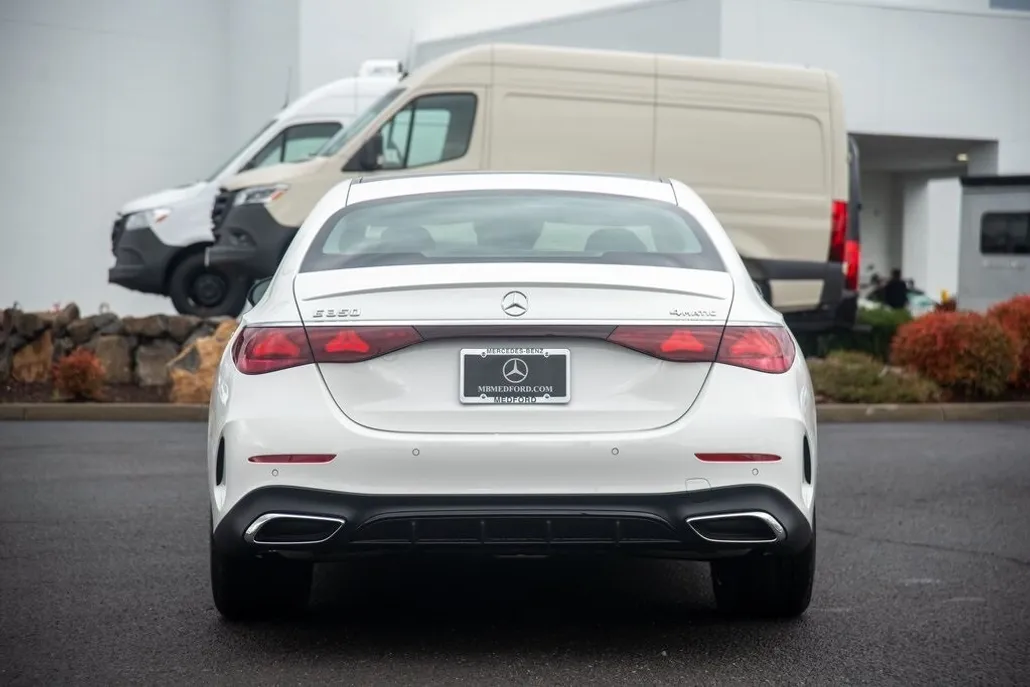 2025 Mercedes Benz E 350 4MATIC photo 1