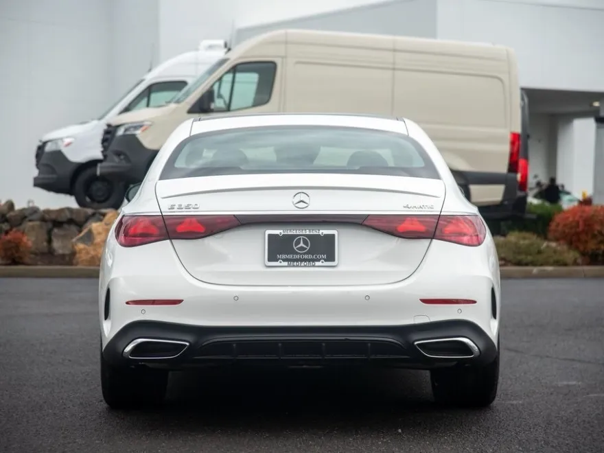 2025 Mercedes Benz E 350 4MATIC photo 1