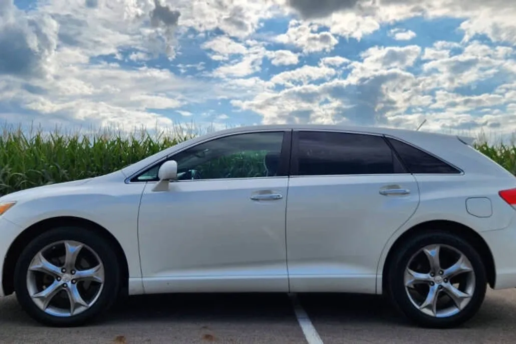 2010 Toyota Venza photo 1