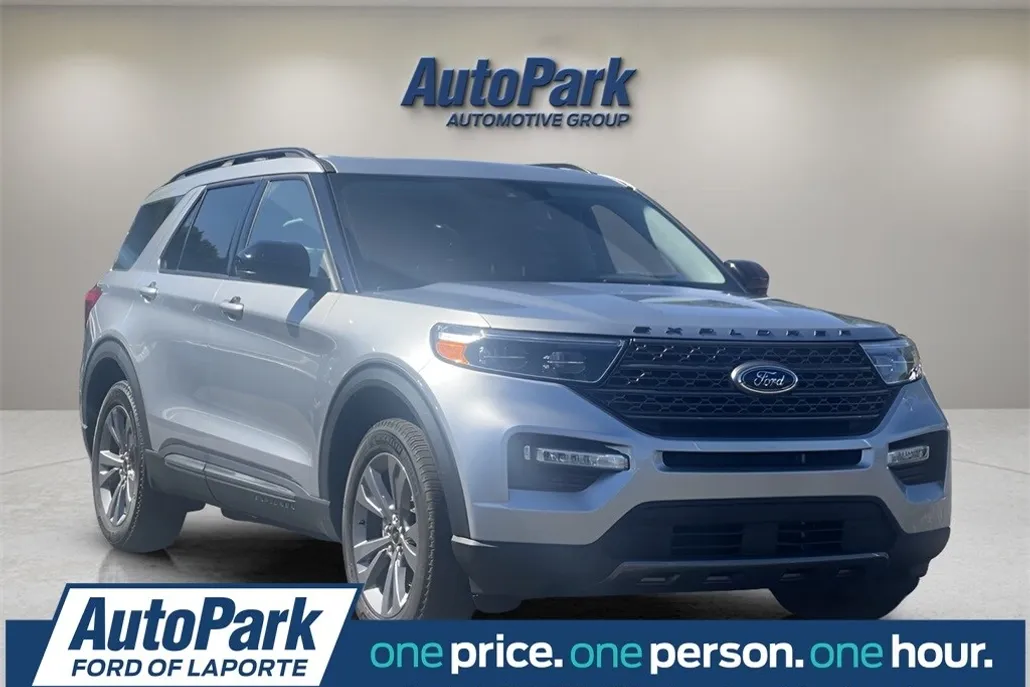 2022 Ford Explorer XLT photo 1