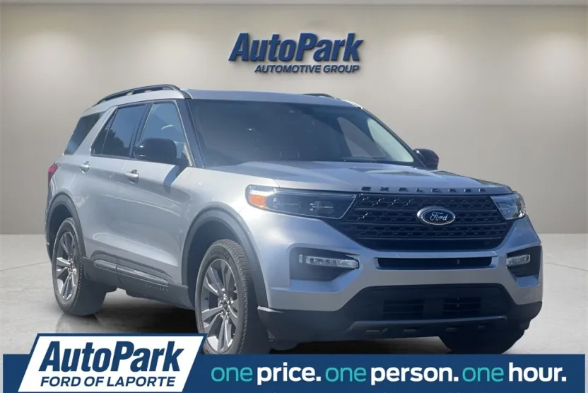 2022 Ford Explorer XLT photo 1
