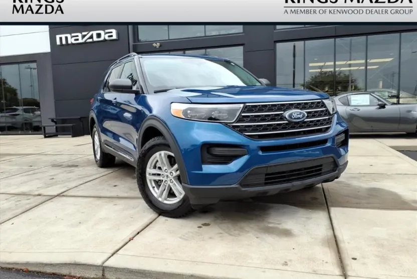 2022 Ford Explorer XLT photo 1