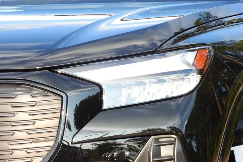 2025 Audi Q4 E-tron Premium photo 1