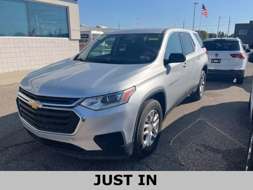 2018 Chevrolet Traverse LS photo 1