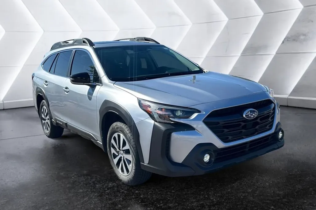 2025 Subaru Outback Premium photo 1