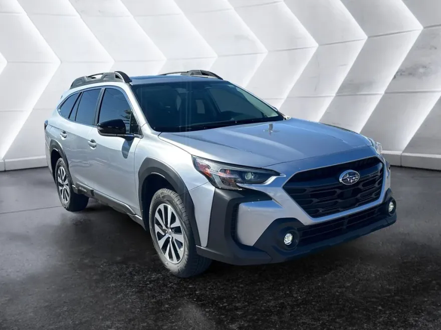 2025 Subaru Outback Premium photo 1