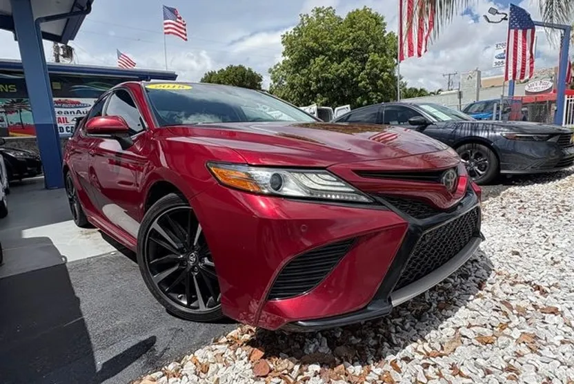 2018 Toyota Camry XSE photo 1